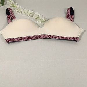 VICTORIA’S SECRET BRA t-shirt lightly lined wireless Bra